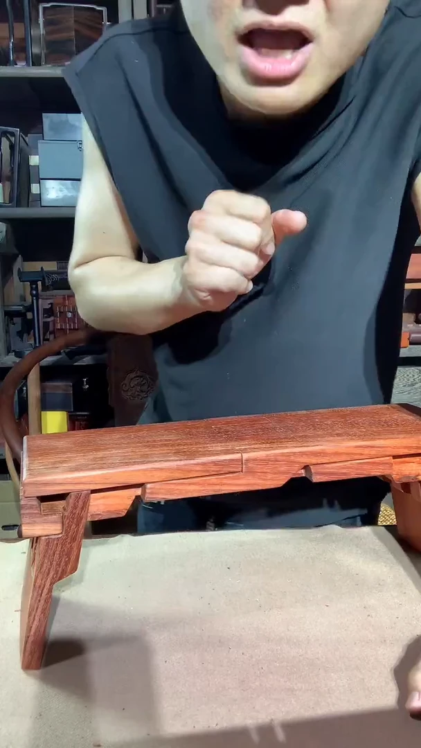 非洲紫檀（红花梨）微瑕平面鲁班凳