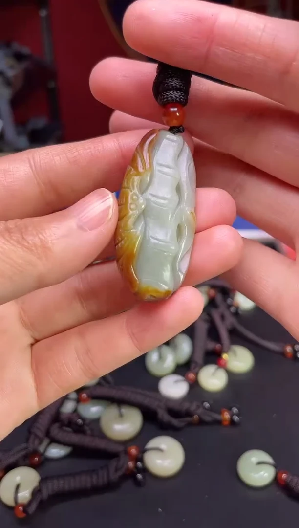 颈饰未镶嵌和田玉1