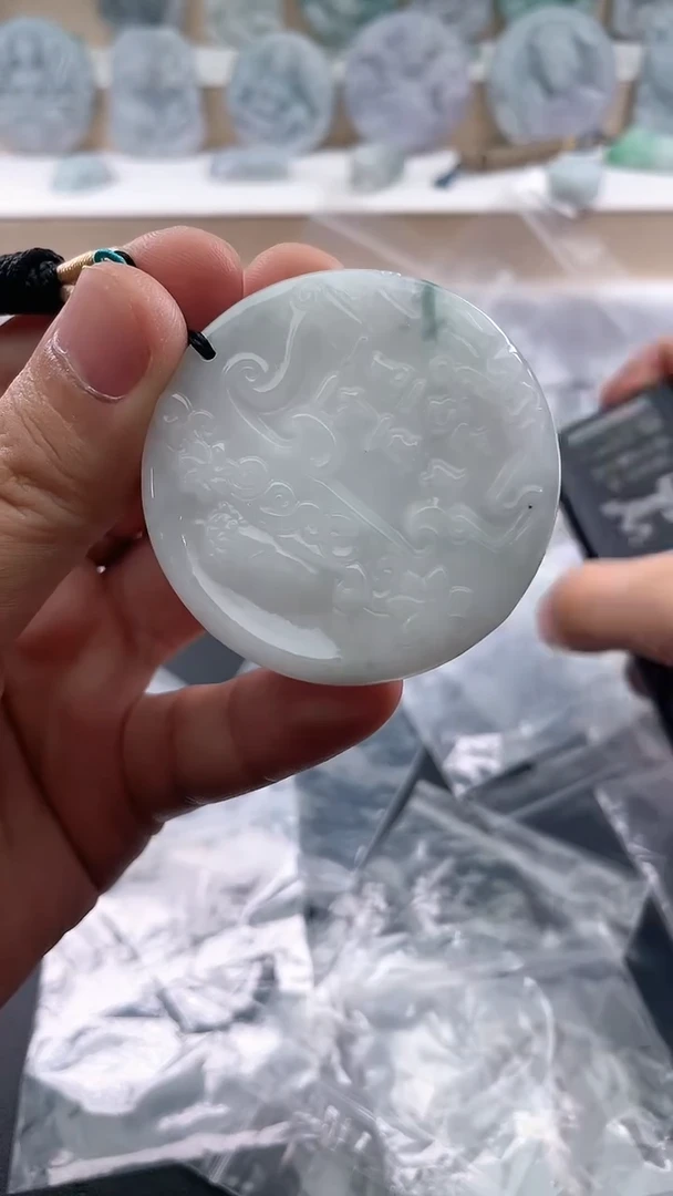 翡翠未镶嵌颈饰..../6/2/ 374