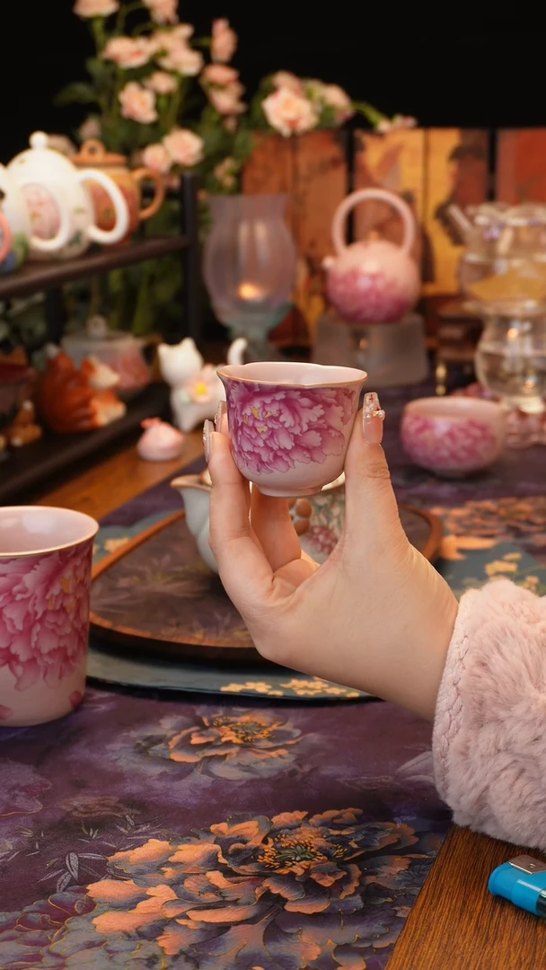 【闪购商品】粉汝牡丹花口杯·······