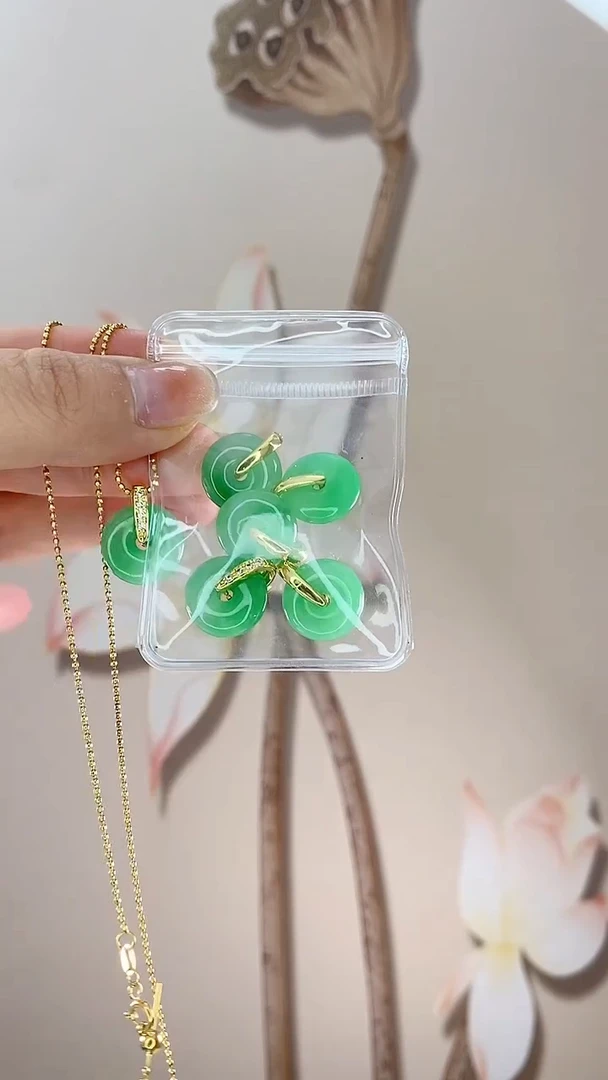 【闪购商品】翡翠吊坠(赠链)未镶嵌多样性小扣子 X33