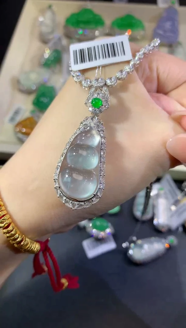 吊坠(不含链)18K金镶嵌翡翠101-豆子（不含链扣