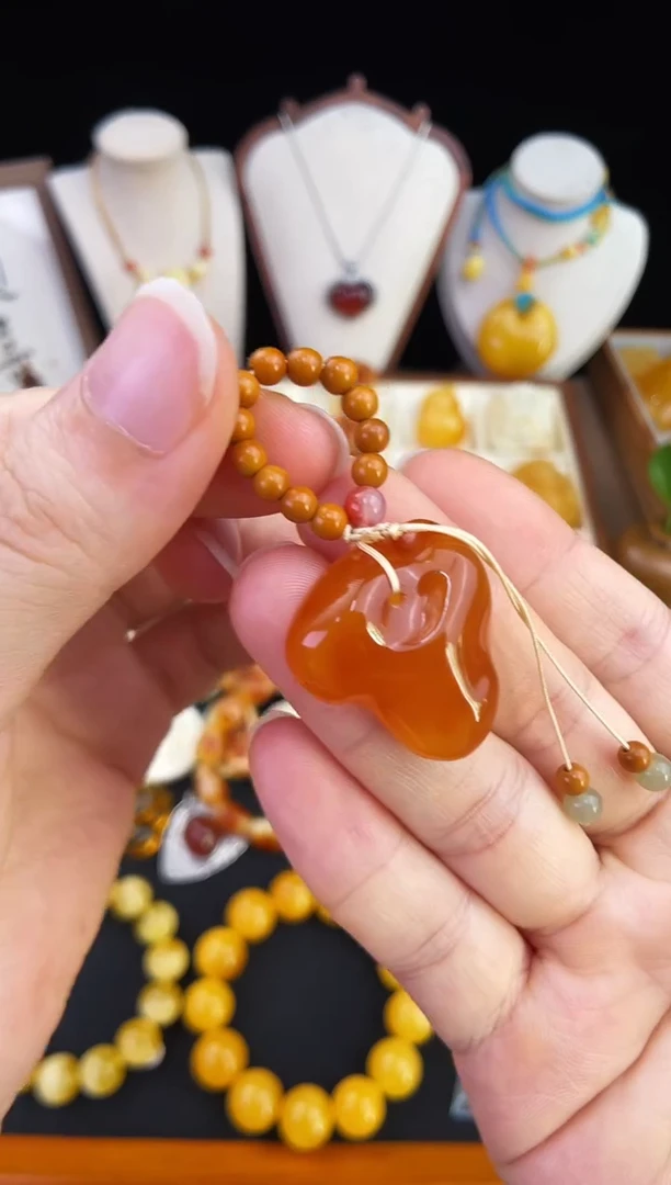 琥珀未镶嵌珠宝奇石柒月