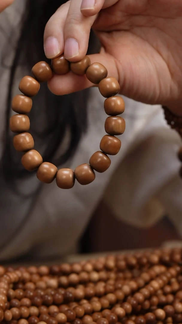 檀香木其他老山檀香12*13老型多样式发其一