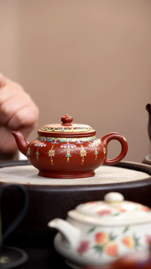 茶壶紫砂毛*。朱泥珐琅彩矮宫灯