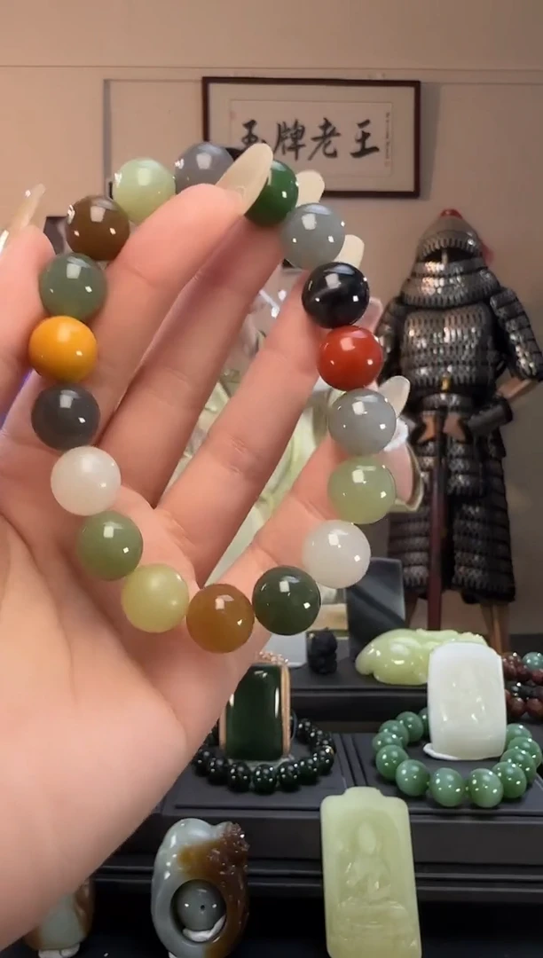 颈饰未镶嵌和田玉多宝圆珠手串