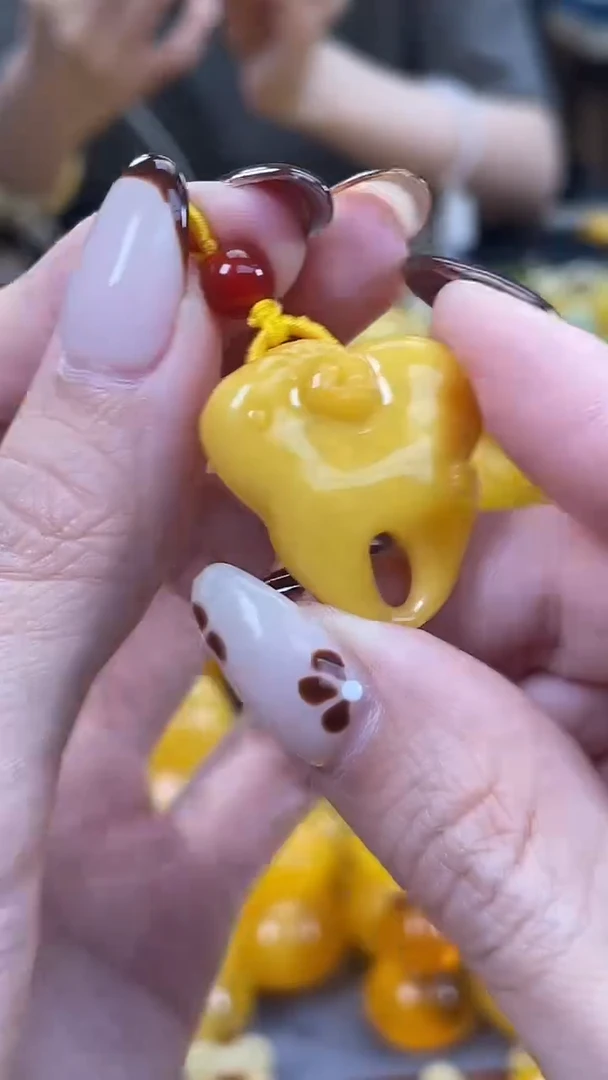 裸石琥珀未镶嵌j69
