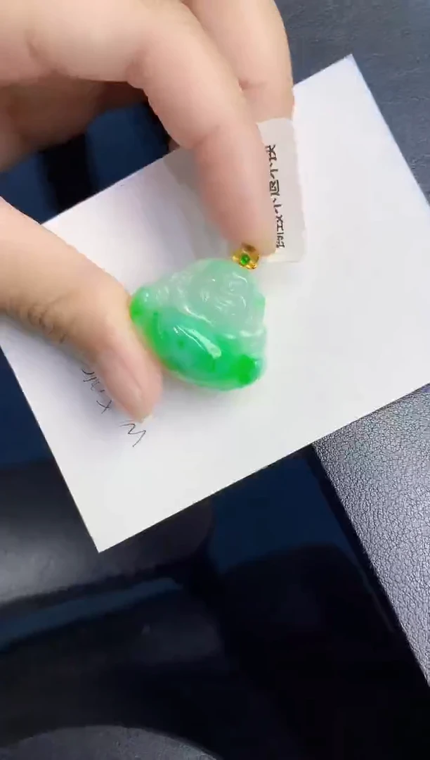 翡翠18K金镶嵌颈饰0000000000