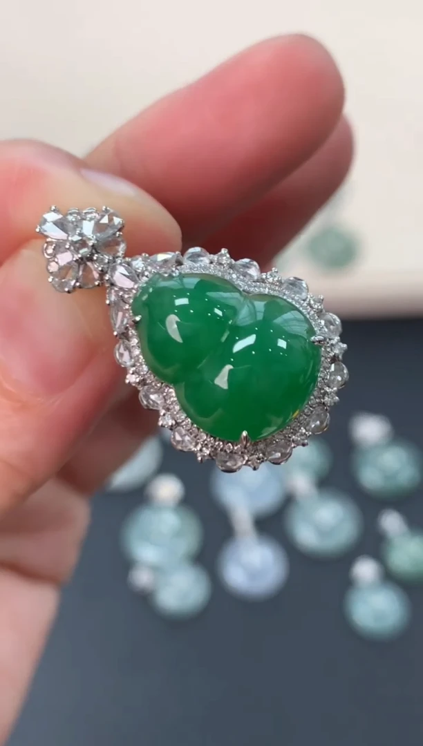 翡翠18K金镶嵌吊坠(不含链)葫芦吊坠19800