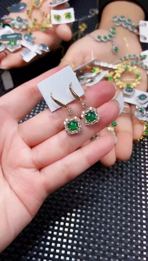 【闪购商品】翡翠耳饰未镶嵌111111111