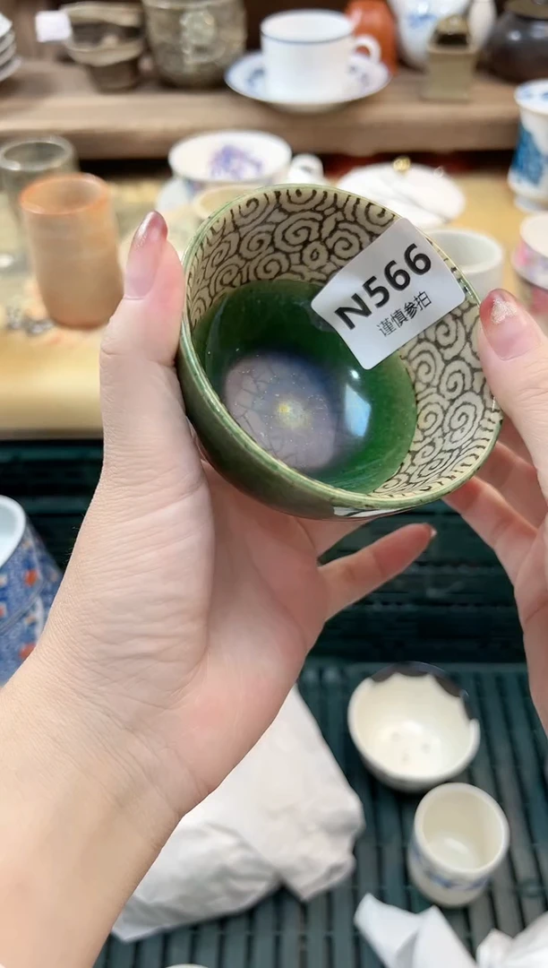 瓷片?**F 566