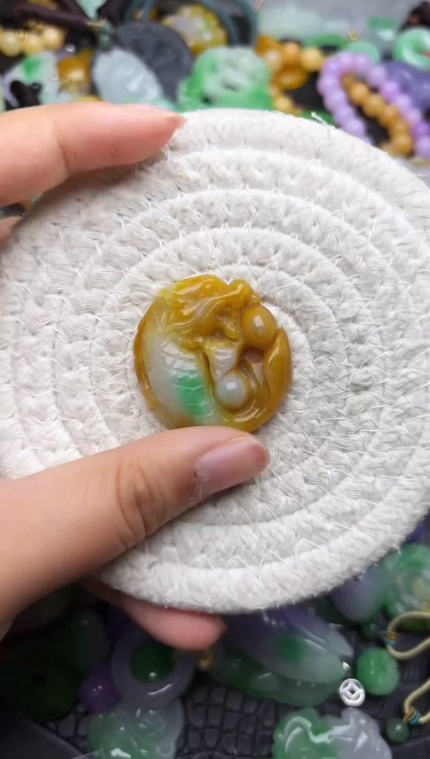 颈饰未镶嵌翡翠缅甸翡翠吊坠