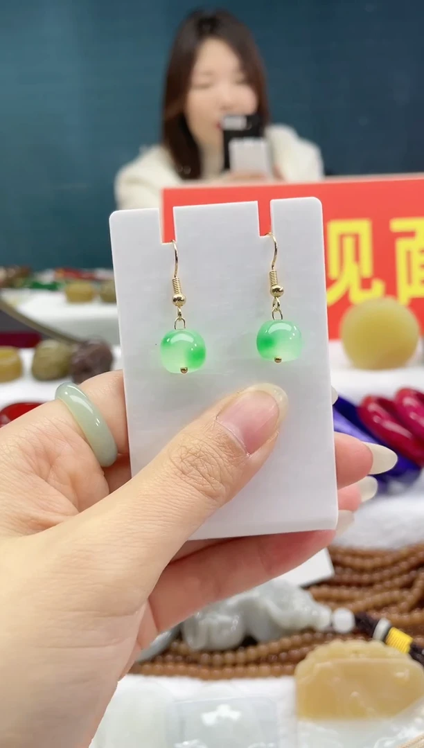 【闪购商品】翡翠耳饰未镶嵌83333333