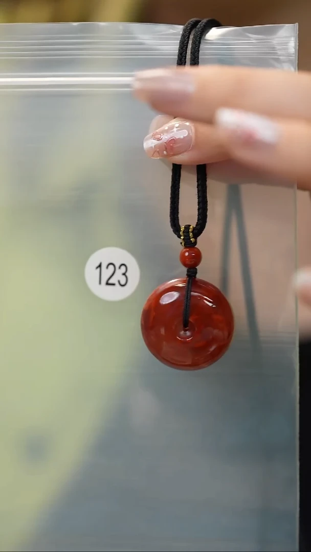 南红玛瑙未镶嵌颈饰原矿无优化无裂南红平安扣