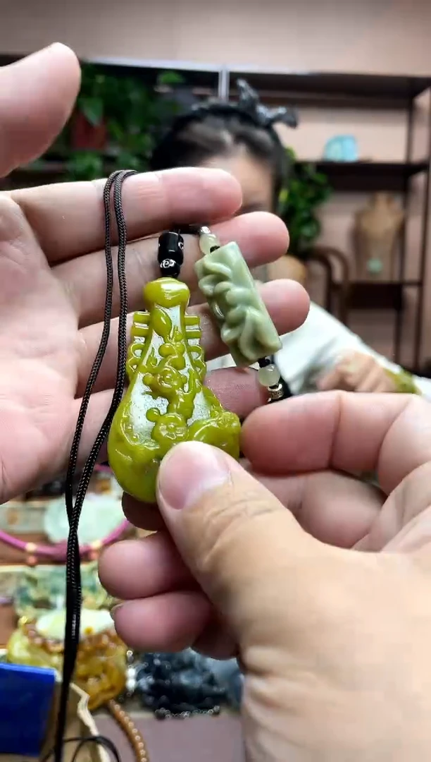 未镶嵌岫玉吊坠·