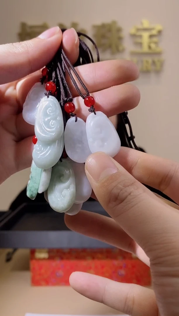 【闪购商品】翡翠颈饰未镶嵌天然A货翡翠（多样性发一）