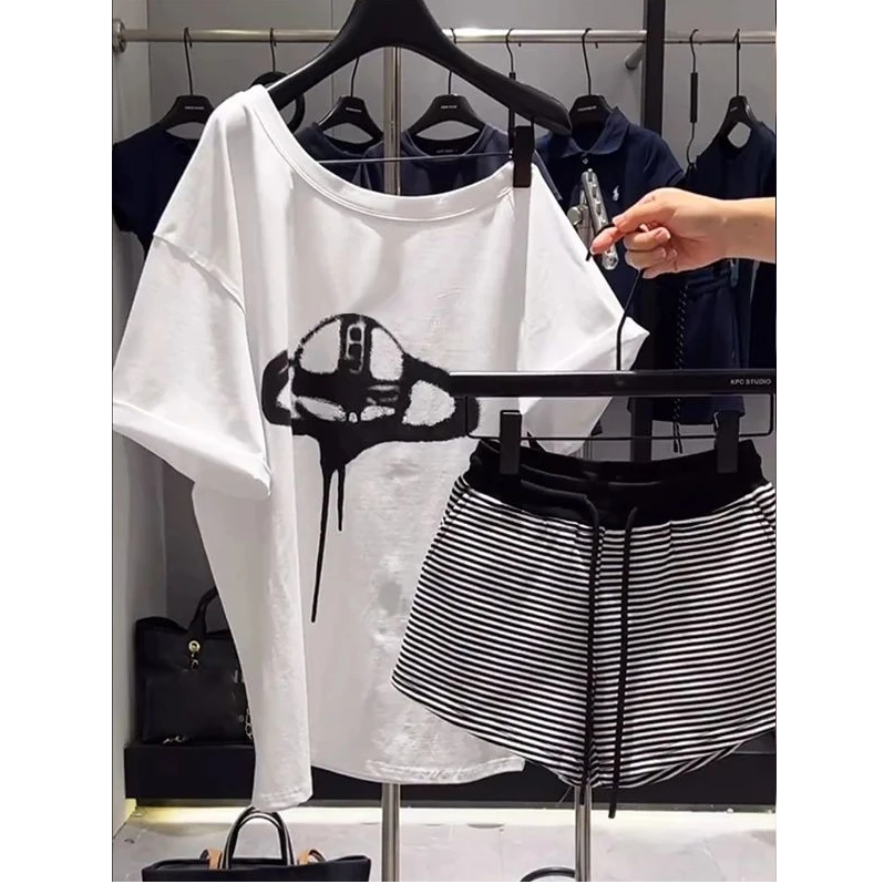 纯欲辣妹风宽松斜露肩短袖t恤条纹短裤套装女2025夏季新款两件套