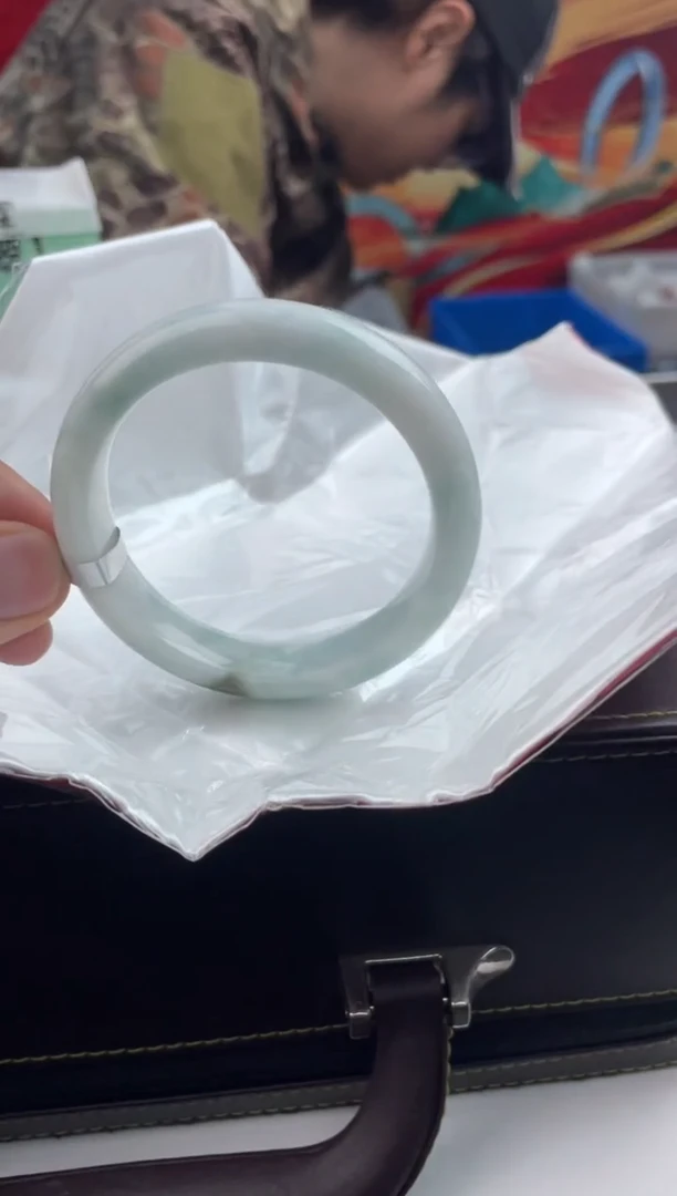 【闪购商品】翡翠手镯未镶嵌6翡翠手镯（微瑕）