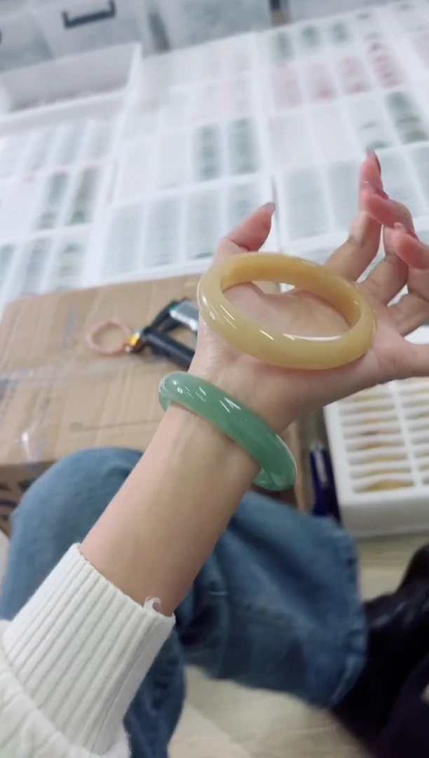 未镶嵌手镯石英质玉7-62HU