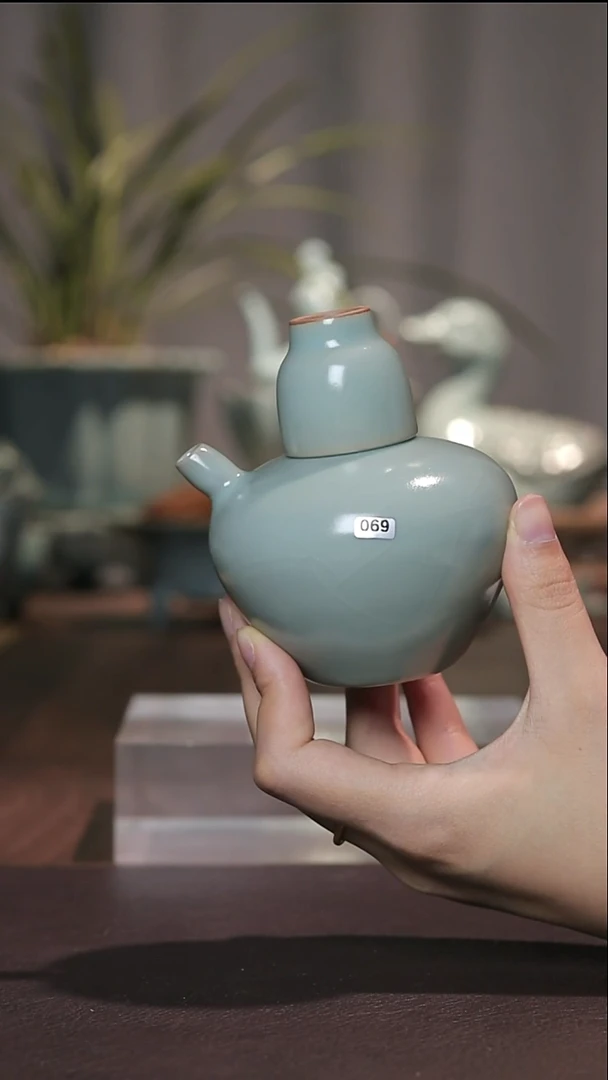 壶069号微瑕小酌，，，，，，，