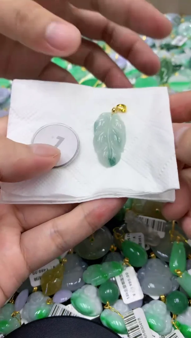 颈饰未镶嵌翡翠天然缅甸翡翠A货