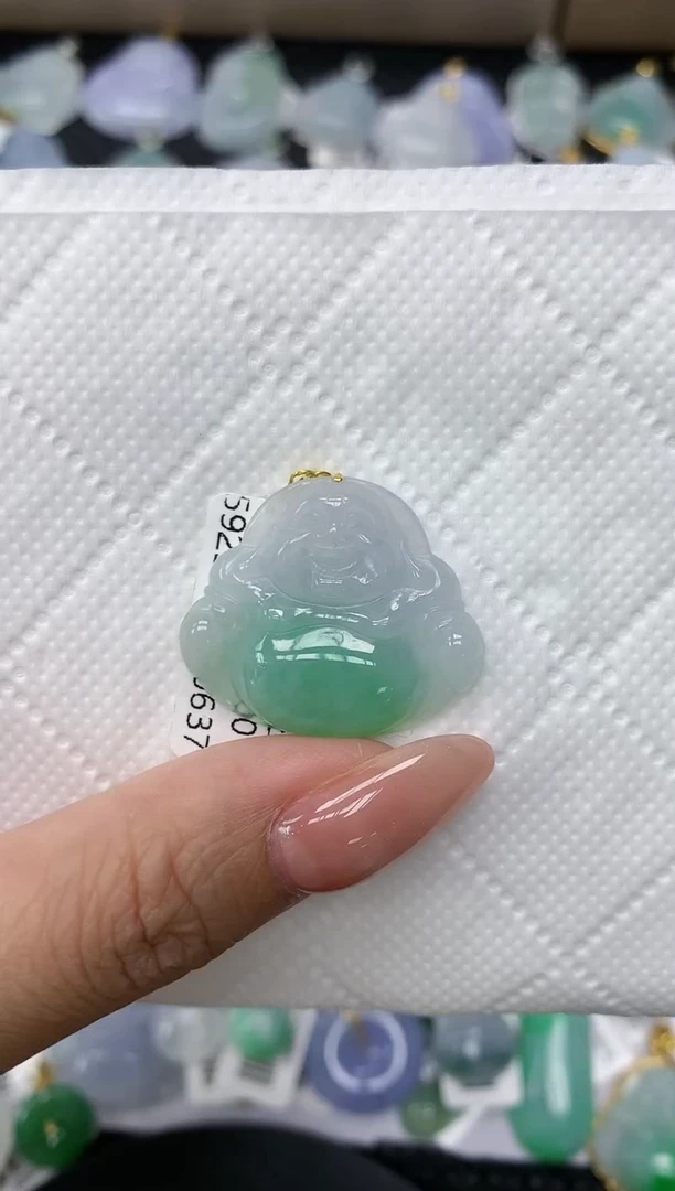 颈饰18K金镶嵌翡翠 1111111111