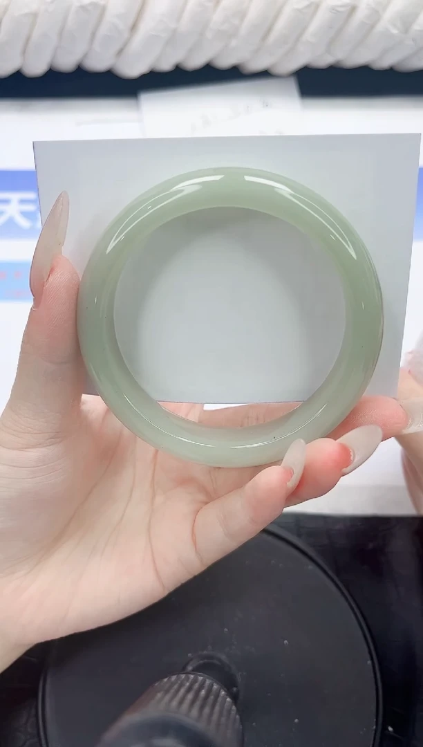 未镶嵌手镯石英质玉13-57