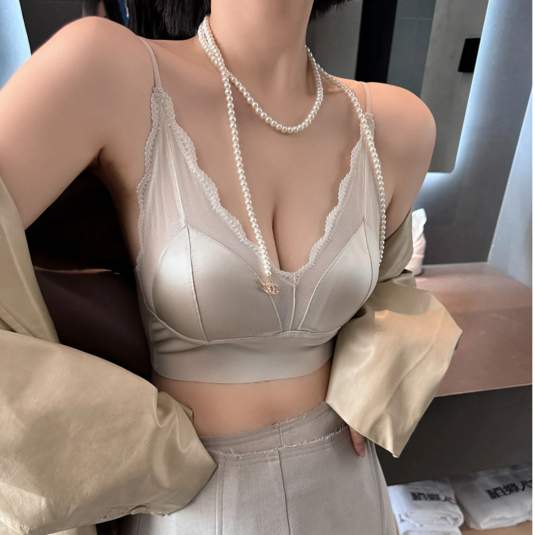惠芝欣缎面拼接蕾丝V领美背女轻薄法式性感无钢圈收副乳内衣吊带