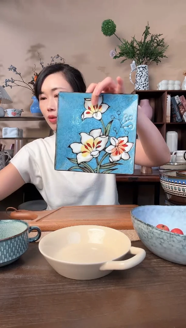 7.5英寸窑变手绘花方盘微瑕