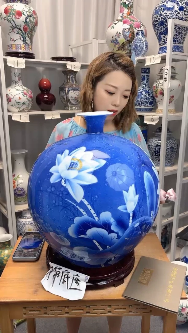 摆件景德镇王建锋荷花石榴瓶
