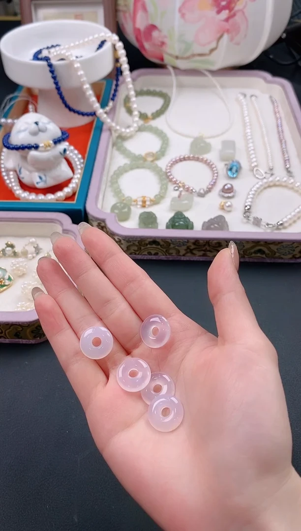 【闪购商品】石英质玉颈饰未镶嵌1