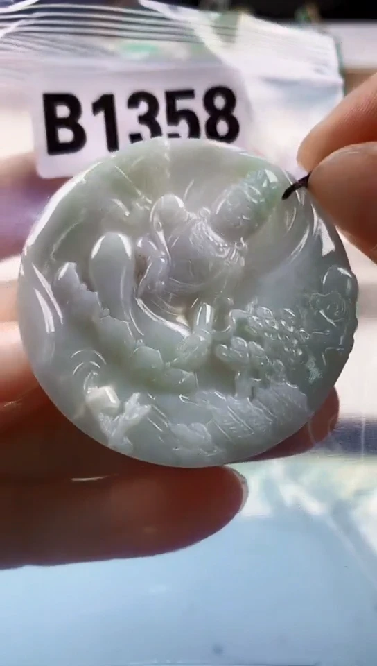 翡翠未镶嵌颈饰天然翡翠吊坠挂件