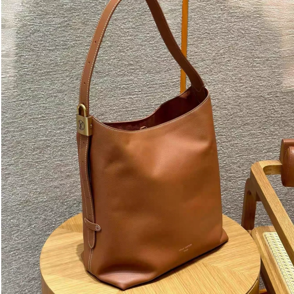 99新 LouisVuitton/路易威登 Lv  low key焦糖色
