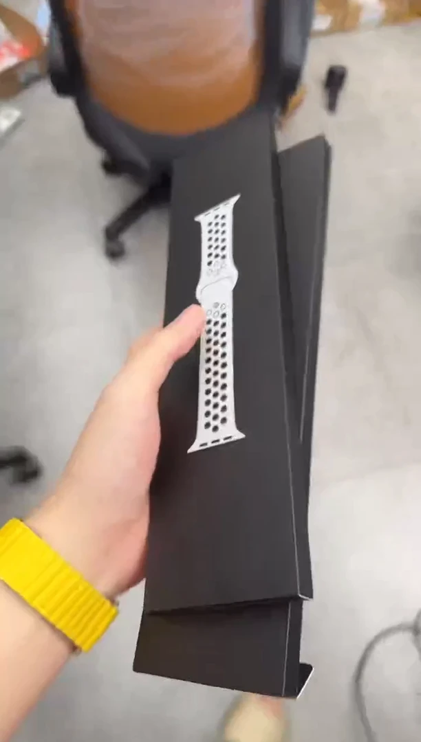 未拆封小表盘 耐克 白金配黑洞洞