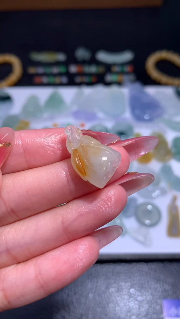 未镶嵌定制翡翠莲蓬