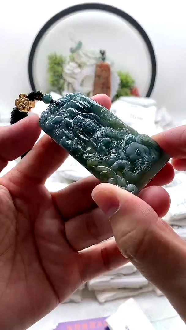颈饰未镶嵌翡翠普贤