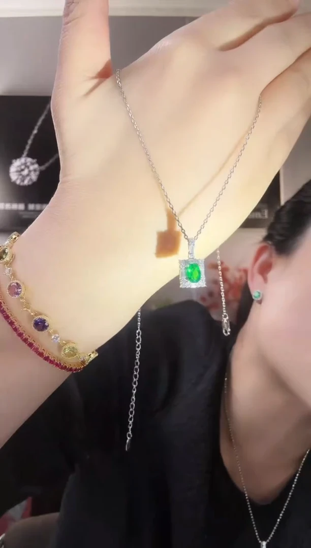 直播定制链接 绿色吊坠1ct