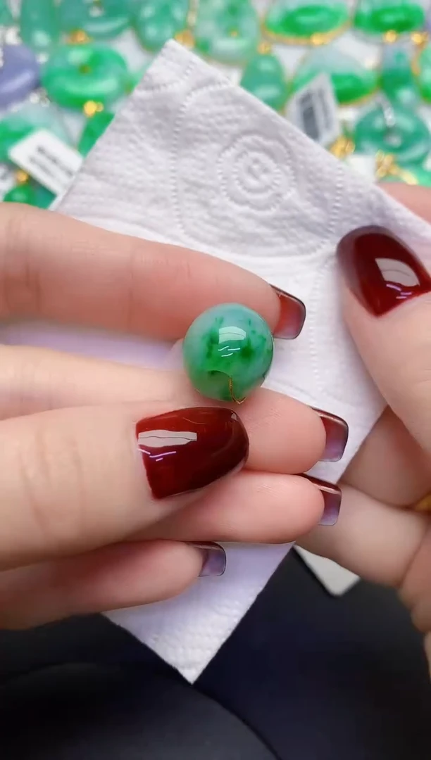 颈饰未镶嵌翡翠缅甸天然翡翠A货