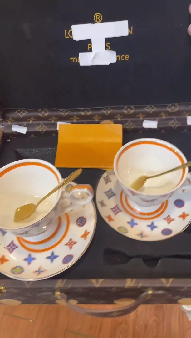 杯鸿辉家品牌瓷器，京东包邮！