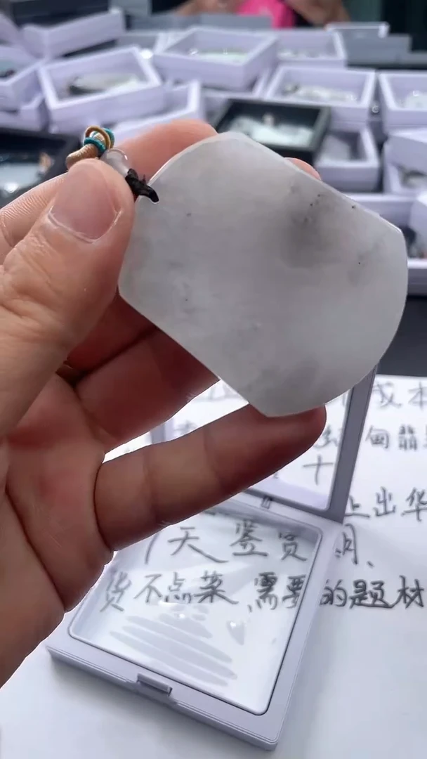 翡翠未镶嵌颈饰..../7/27/ 139