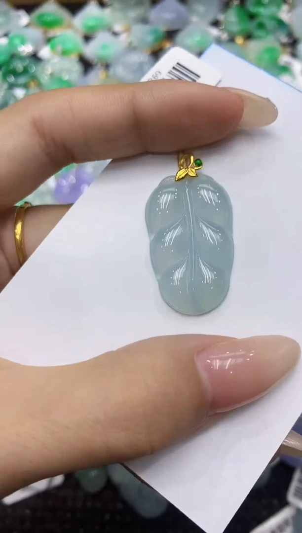 翡翠18K金镶嵌颈饰 111111111111