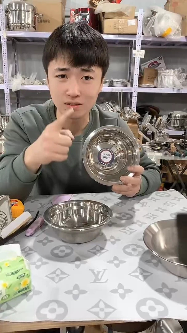 16外径英酱盆两个瑕疵