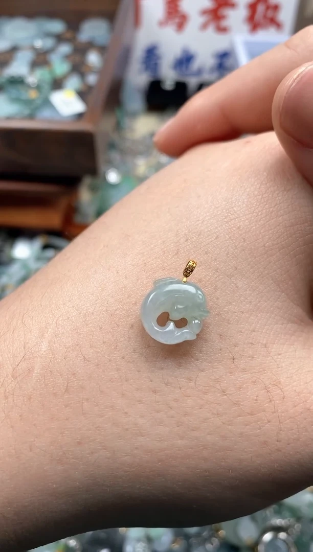 【闪购商品】翡翠颈饰未镶嵌哥哥