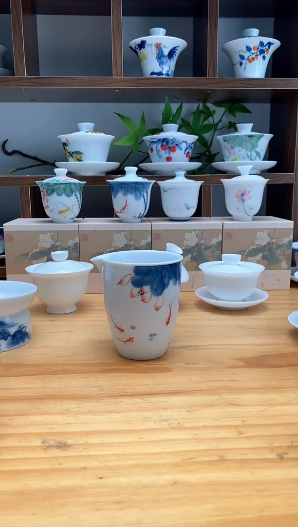 【闪购商品】纯手绘釉下彩莲花公道杯200cc