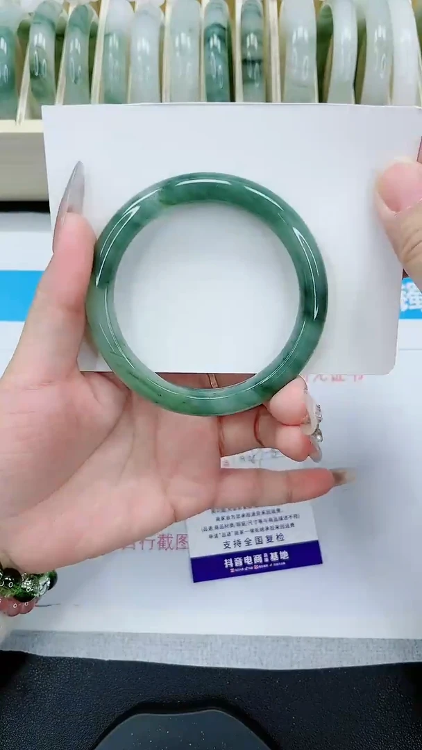 【闪购商品】石英质玉手镯未镶嵌51号/59-60圈