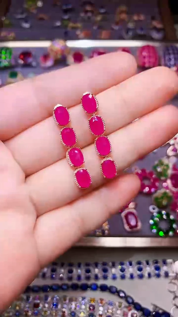 银S925镶嵌耳饰红宝石.....