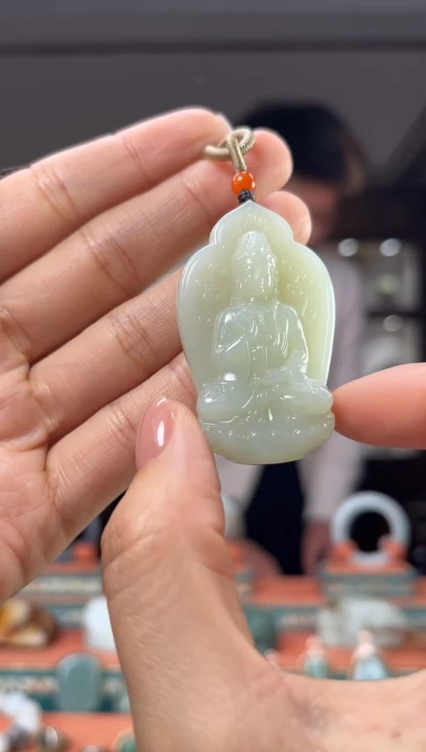 颈饰未镶嵌和田玉佩佩