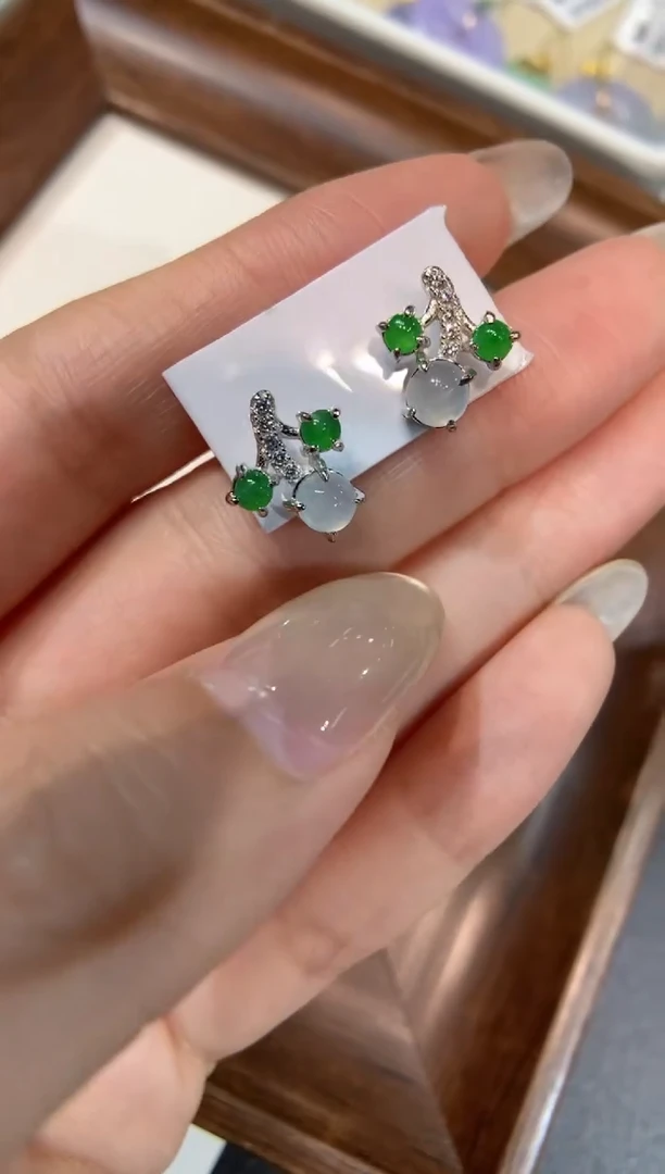 银S925镶嵌翡翠耳饰耳钉