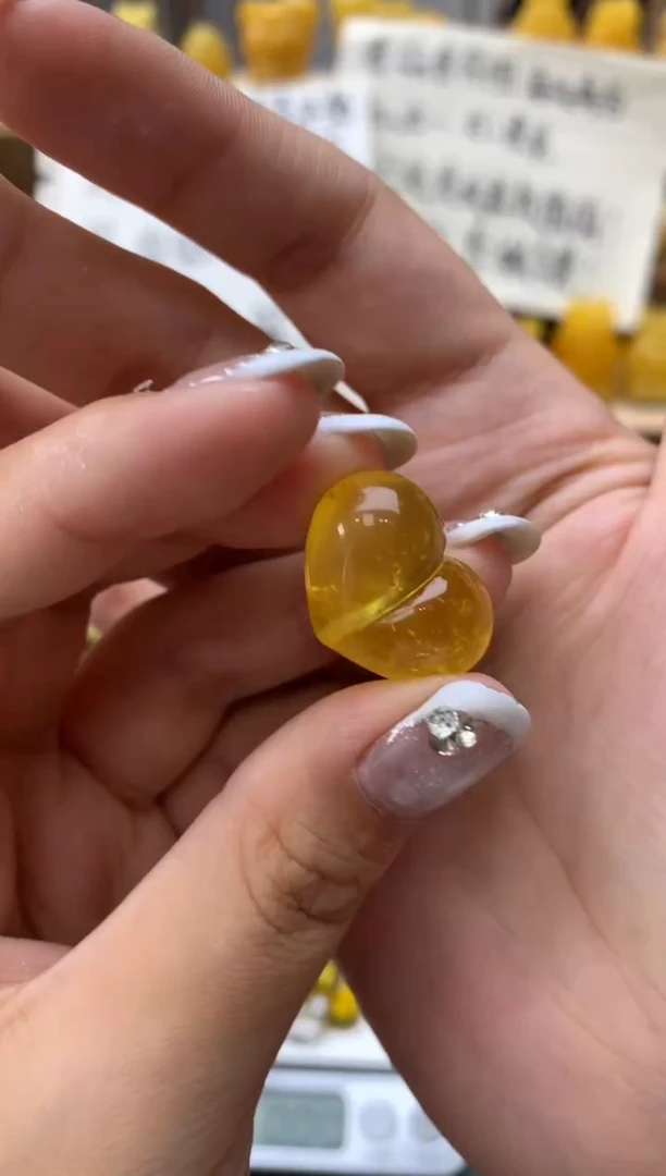 琥珀未镶嵌珠宝奇石105琥珀蜜蜡微瑕坑