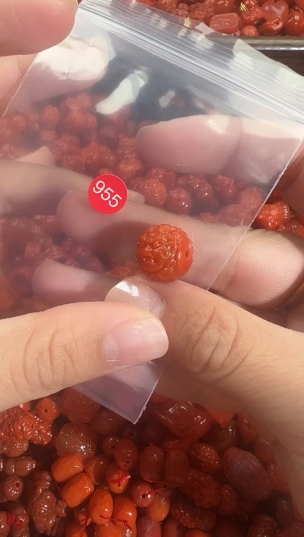 颈饰未镶嵌南红玛瑙1